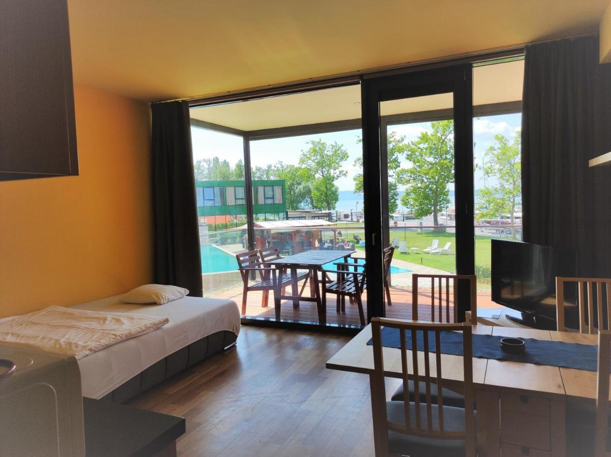 Soleil Apartmanok Balatonlelle Esterno foto