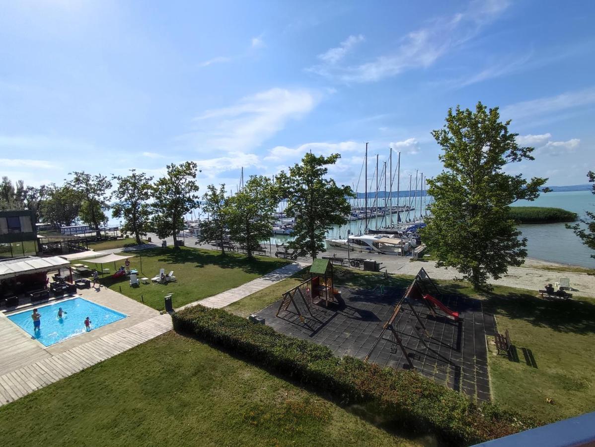 Soleil Apartmanok Balatonlelle Esterno foto